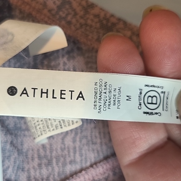 Athleta Momentum Seamless Racerback Workout Tank Top. Med - Picture 2 of 3